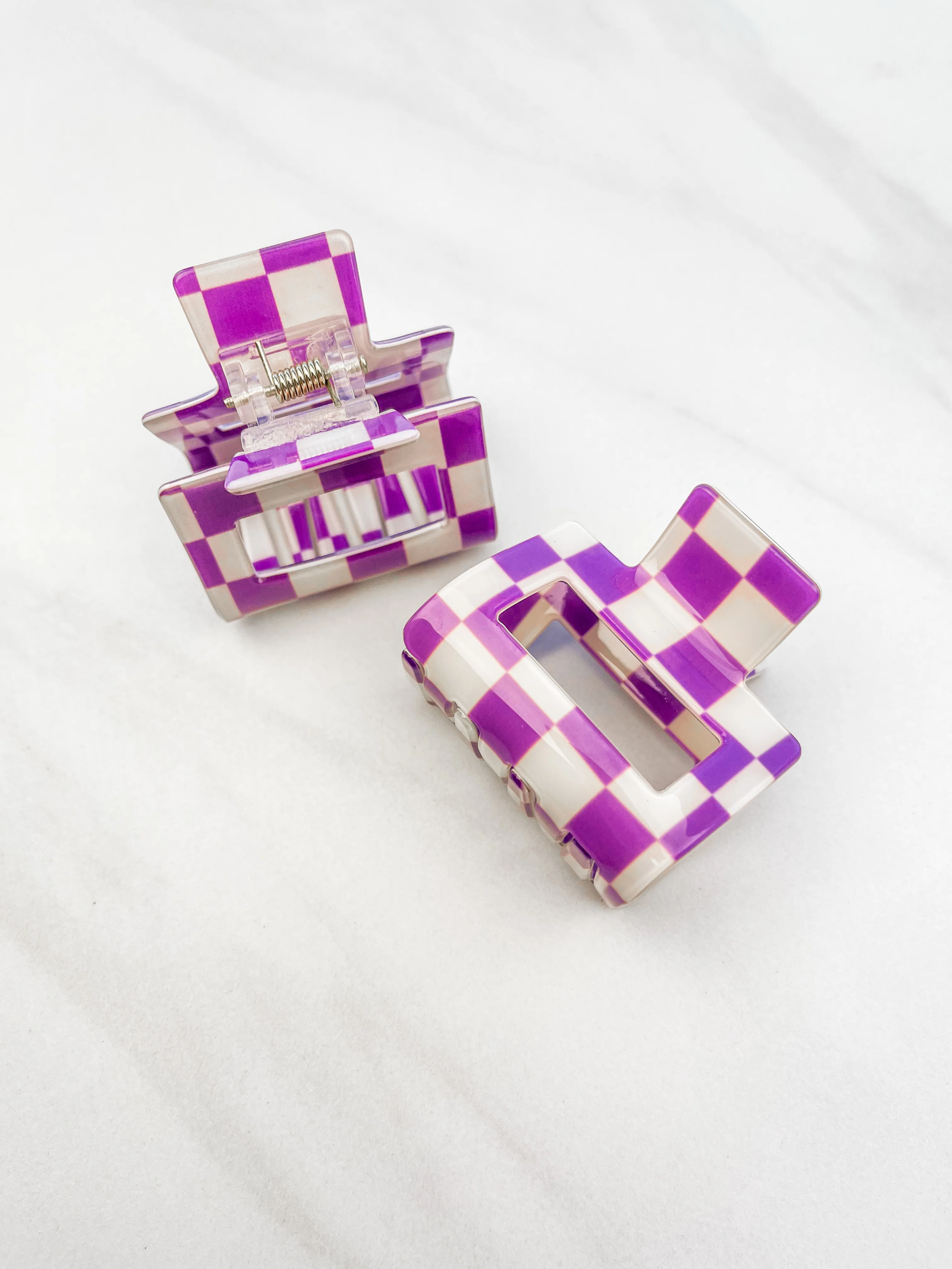 Checking In Lilac Clip - Image 14