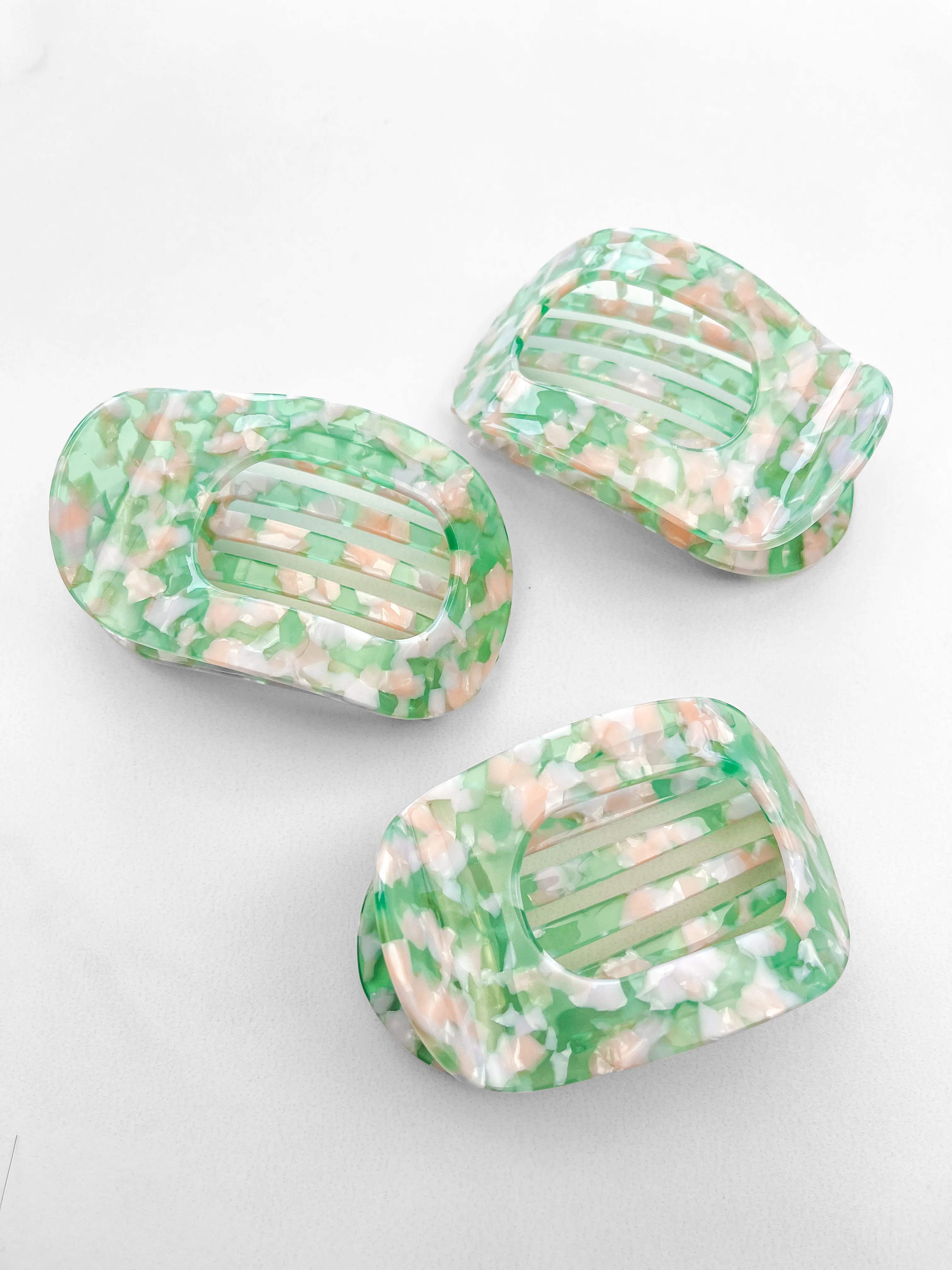 Lay Flat Lilac Clip - Image 7